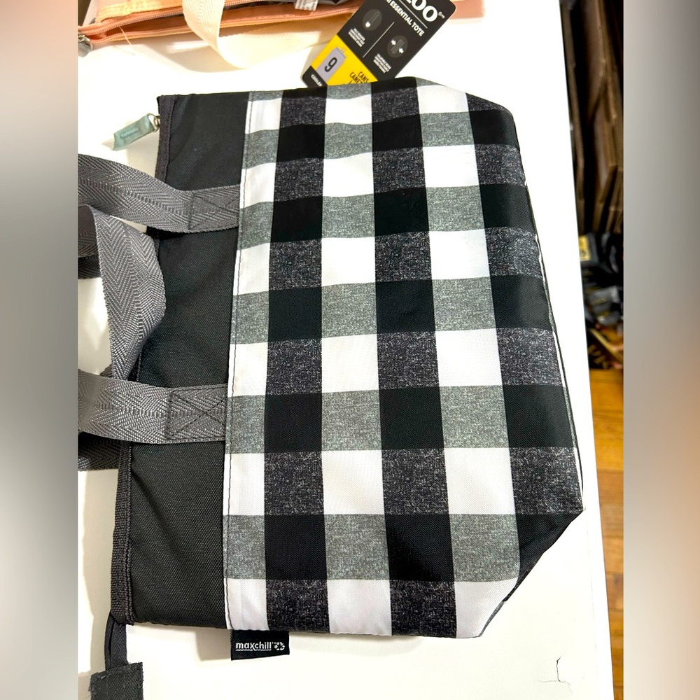 TWO Igloo Coolers, Black‎ and White Gingham and Peach - Picture 3 of 14